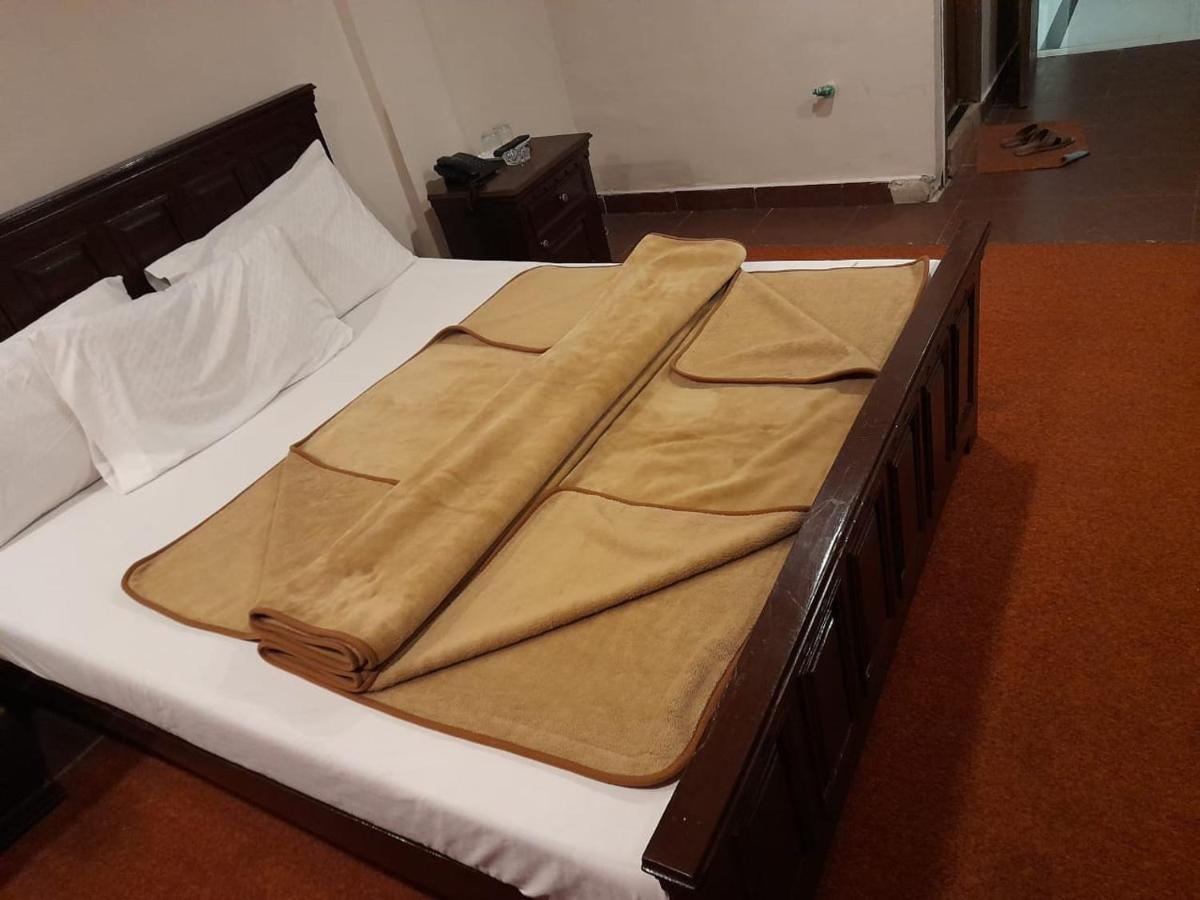 Hotel Burj Al Hateem Rawalpindi Bagian luar foto